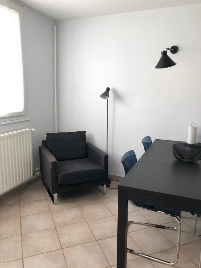 לינה וארוחת בוקר Courcouronnes Chambre Paisible Tout Confort מראה חיצוני תמונה